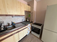 LA ROCHE SUR YON (85), PROCHE ZONE COMMERCIALE ET CENTRE VILLE APPARTEMENT T2 AVEC TERRASSE ET PARKING