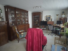LES PINEAUX COEUR VILLAGE PROCHE AXE AUTOROUTIER MAISON DE BOURG RENOVEE 4 CHAMBRES AVEC JARDIN CLOS