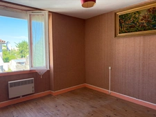 MAREUIL SUR LAY DISSAIS 85320 CALME ABSOLU AVEC TOUT A PIED MAISON A RAFRAICHIR AVEC GARAGE A PRIX FOU
