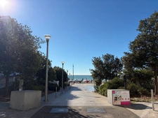 LES SABLES D'OLONNE (85100) - A 2 PAS DU REMBLAI ET DU PORT APPARTEMENT T4 ATYPIQUE AVEC PETITE VUE MER