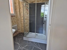 LUCON 85400 COEUR DE VILLE PROCHE TOUTES COMMODITES A PIED APPARTEMENT T2 LUMINEUX SANS EXTERIEUR