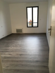 LUCON COEUR DE VILLE MAISON EN PIERRES PARFAITEMENT RENOVEE 3 CHAMBRES ET COUR AVEC LOCATAIRE EN PLACE