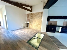 LUCON QUARTIER MARCHE COUVERT CHARMANTE MAISON EN PIERRES RENOVEE DE PLAIN PIED AVEC JARDIN ET CAVE
