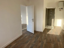 AU COEUR DE LUCON AVEC RAMPE ACCES ET FONTIONNALITE PMR APPARTEMENT RENOVE T2/1 CHAMBRE TRES COSY