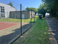 LUCON QUARTIER SUPER U AU CALME MAISON APPARTEMENT MEUBLE 2 CHAMBRES AVEC TERRAIN TENNIS ET JARDINET