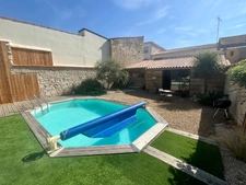 LUCON (85) COEUR DE VILLE MAISON DE CHARME ET DE CARACTERE AVEC PISCINE ET ANNEXE + 5 LOCATIFS OCCUPES