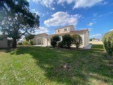 SAINT MICHEL EN L'HERM (85) AU CALME ET A 5 MIN DES PLAGES VILLA 2011 GRAND CONFORT 3 CHAMBRES SUR 600M²