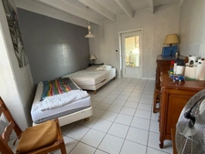 SAINT MICHEL EN L'HERM (85) 10 MIN DES PLAGES AGREABLE MAISON EN PIERRE POSSIBILITE 2 GITES AVEC JARDIN