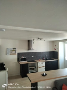 MAREUIL SUR LAY AU COEUR DU VILLAGE ADORABLE MAISON 2 CHAMBRES TOUTE RENOVEE AVEC LOCATAIRE EN PLACE