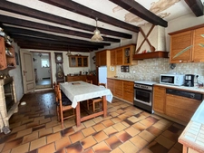 MARSAIS SAINTE RADEGONDE (85570) - ADORABLE MAISON DE PLAIN PIED EN PIERRES AVEC DEPENDANCES ET JARDIN