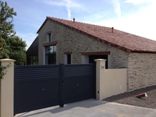 SAINT MICHEL EN L'HERM 85580 RARISSIME PROCHE PLAGES GRANGE RENOVEE GRAND CONFORT SUR 1500M² CLOS