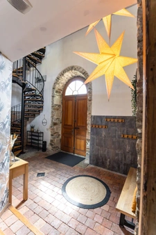 CHAVAGNES EN PAILLERS (85250) - LIEU D'EXCEPTION - ANCIENNE CHAPELLE RENOVEE 6 CHAMBRES SUR 900M² CLOS