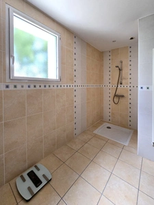 LUCON (85) QUARTIER DES HALLES VILLA GRAND CONFORT 5 CHAMBRES AVEC PISCINE ET ANNEXES SUR 1137M² CLOS