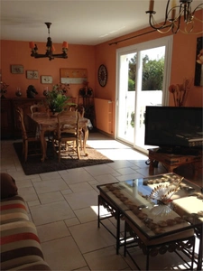 LAIROUX 85400 VILLA CONTEMPORAINE 4 CHAMBRES AVEC PISCINE GARAGE ET JARDIN PAYSAGE ENTIEREMENT CLOS