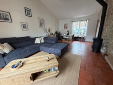 TRIAIZE (85) A 15 MINUTES DES PLAGES SEULEMENT MAISON EN PIERRES RENOVEE AVEC GRANGE SUR 1100M² CLOS