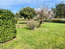 LUCON 85400 AU CALME ET PROCHE TOUTES COMMODITES AGREABLE MAISON 4 CHAMBRES AVEC ANNEXE SUR 2000M²
