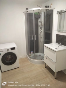 MAREUIL SUR LAY AU COEUR DU VILLAGE ADORABLE MAISON 2 CHAMBRES TOUTE RENOVEE AVEC LOCATAIRE EN PLACE