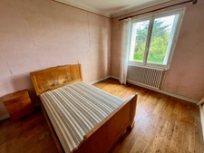 LUCON 85400 AU CALME ET PROCHE TOUTES COMMODITES AGREABLE MAISON 4 CHAMBRES AVEC ANNEXE SUR 2000M²