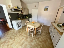 LE LANGON (85) 10 MIN DE FONTENAY LE COMTE AGREABLE MAISON EN PIERRES AVEC DEPENDANCES ET TERRAIN CLOS