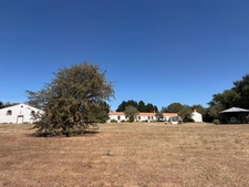 SOULLANS 85300 - DOMAINE PRIVE DE 3,2 HECTARES CLOS - PROPRIETE D'EXCEPTION AVEC GRANGES ET PRESQU'ILE