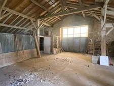 LA CHAPELLE ACHARD 85150 EN RASE CAMPAGNE ADORABLE FERMETTE A RAFRAICHIR AVEC GRANGE ET JARDIN