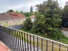 FONTENAY LE COMTE (85200) - CENTRE VILLE - APPARTEMENT DUPLEX RENOVE 3 CHAMBRES AVEC BALCON ET ANNEXES