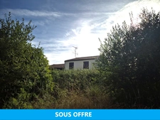 LAIROUX (85) MAISON SUR DEMI SOUS SOL A RENOVER AVEC VERANDA PISCINE ET MAISON D'AMIS SUR PARC CLOS