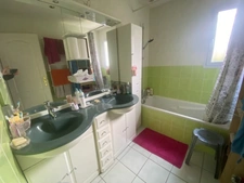 L'ORBRIE (85200) EN FOND D'IMPASSE ADORABLE VILLA PLAIN PIED 4 CHAMBRES AVEC DEPENDANCE SUR 707M² CLOS