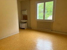 FONTENAY LE COMTE (85200) - CENTRE VILLE - APPARTEMENT DUPLEX RENOVE 3 CHAMBRES AVEC BALCON ET ANNEXES