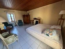 SAINT MICHEL EN L'HERM (85) 10 MIN DES PLAGES AGREABLE MAISON EN PIERRE POSSIBILITE 2 GITES AVEC JARDIN