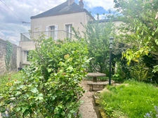 LA ROCHE SUR YON 85000 COEUR DE VILLE SPACIEUSE MAISON DE CARACTERE 5 CHAMBRES AVEC ANNEXES ET JARDIN