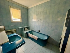 LUCON 85400 AU CALME ET PROCHE TOUTES COMMODITES AGREABLE MAISON 4 CHAMBRES AVEC ANNEXE SUR 2000M²