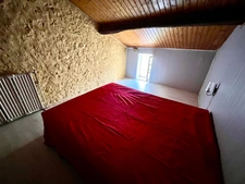 LE LANGON (85) 10 MIN DE FONTENAY LE COMTE ADORABLE LONGERE RENOVEE AVEC DEPENDANCES ET TERRAIN CLOS