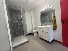 LUCON QUARTIER SUPER U AU CALME MAISON APPARTEMENT MEUBLE 2 CHAMBRES AVEC TERRAIN TENNIS ET JARDINET