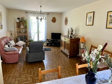 LES MAGNILS REIGNIERS 85400 ADORABLE MAISON SUR SOUS SOL COMPLET 4 CHAMBRES SUR 2732 M² A BATIR