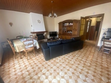 MOUTIERS SUR LAY EN PLEIN COEUR DU BOURG MAISON EN PIERRES RENOVEE 4 CHAMBRES AVEC LOCATAIRE EN PLACE