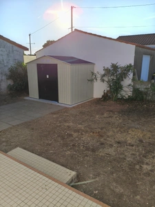 JARD SUR MER (85520) - AU COEUR DU VILLAGE- MAISON DE PLAIN PIED 2 CHAMBRES MEUBLEE AVEC COUR PRIVATIVE