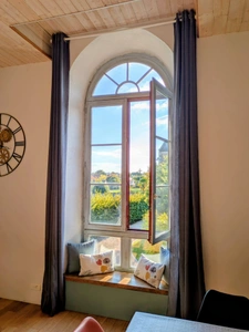 CHAVAGNES EN PAILLERS (85250) - LIEU D'EXCEPTION - ANCIENNE CHAPELLE RENOVEE 6 CHAMBRES SUR 900M² CLOS