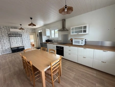 JARD SUR MER (85520) - AU COEUR DU VILLAGE- MAISON DE PLAIN PIED 2 CHAMBRES MEUBLEE AVEC COUR PRIVATIVE