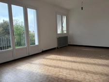 FONTENAY LE COMTE (85200) - CENTRE VILLE - APPARTEMENT DUPLEX RENOVE 3 CHAMBRES AVEC BALCON ET ANNEXES