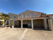 SAINT MICHEL LE CLOUCQ (85) 5 MIN FONTENAY LE COMTE MAISON PIERRES RENOVEE 5 CHAMBRES GARAGE ET JARDIN