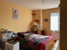 SAINT AUBIN LA PLAINE COEUR DE VILLAGE LONGERE EN PIERRES RENOVEE 4 CHAMBRES AVEC DEPENDANCE ET JARDIN