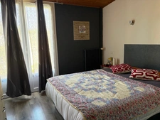 SAINT-JEAN-D'HERMINE (85) - COEUR DE VILLAGE AU CALME - ADORABLE VILLA PLAIN PIED 4 CHAMBRES SUR 1177M²