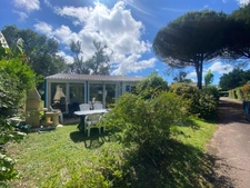 LA TRANCHE SUR MER A 15 MIN DANS RESIDENCE AVEC PISCINE CHALET BOIS 3 CHAMBRES AVEC VERANDA ET JARDIN