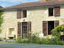 SAINT JEAN DE BEUGNE MAISON DE CAMPAGNE 4 CHAMBRES AVEC ILOT, DEPENDANCES, TERRAIN IDEAL LOCATIF SAISON 