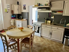 LE LANGON (85) 10 MIN DE FONTENAY LE COMTE ADORABLE LONGERE RENOVEE AVEC DEPENDANCES ET TERRAIN CLOS