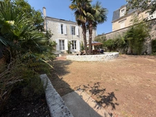 LUCON (85)- COEUR DE VILLE - DEMEURE BOURGEOISE XIX D'EXCEPTION 5 CHAMBRES AVEC PISCINE SUR PARC 1440M²