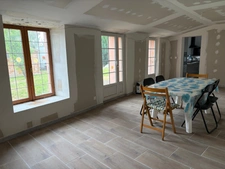 AISNE (85) ADORABLE LONGERE EN PIERRES AVEC MATERIAUX A FINIR DE RENOVER SUR 515M² AVEC DEPENDANCES