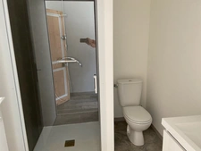 LUCON COEUR DE VILLE GRAND CONFORT SPACIEUSE CHAMBRE MEUBLEE CHARGES COMPRISES AVEC CUISINE COMMUNE