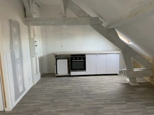 LUCON 85400 PROCHE DES COMMERCES ET LYCEES APPARTEMENT RENOVE T2/1 CHAMBRE TRES COCOONING ET COSY